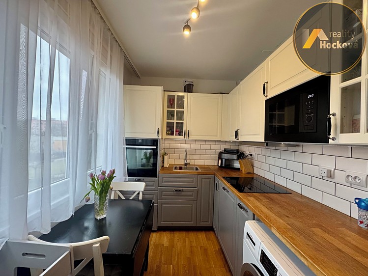 Prodej bytu 3+1 71 m² - foto 1