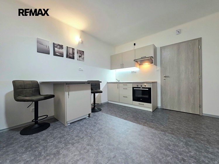 Prodej bytu 1+kk 27 m² - foto 2