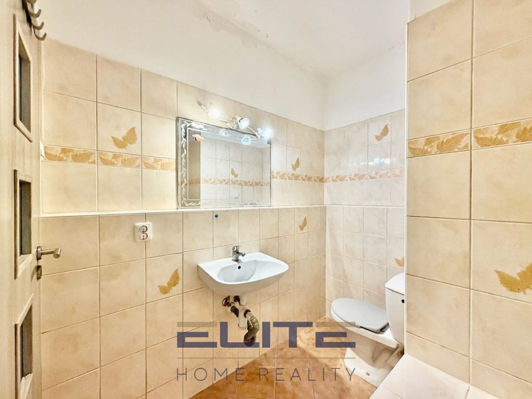 Prodej bytu 2+kk 43 m² (Podkrovní) - foto 6