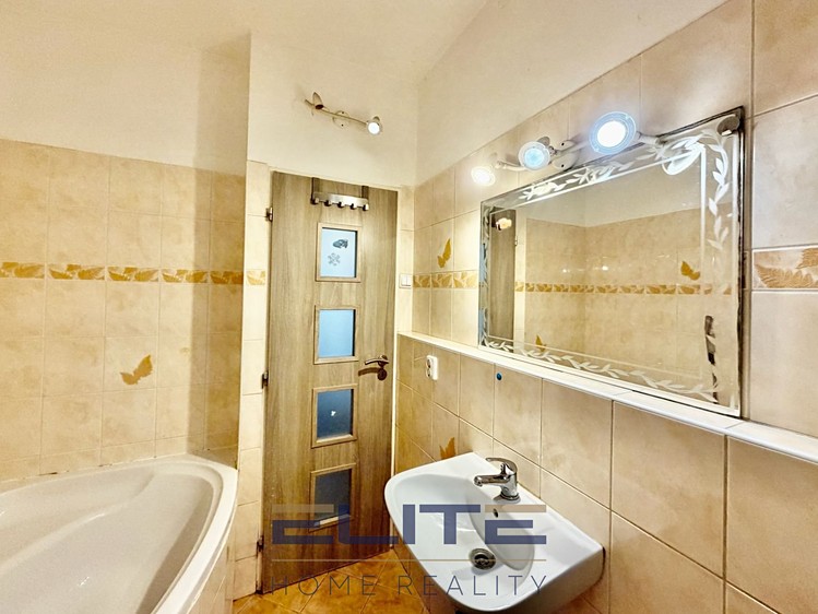 Prodej bytu 2+kk 43 m² (Podkrovní) - foto 7
