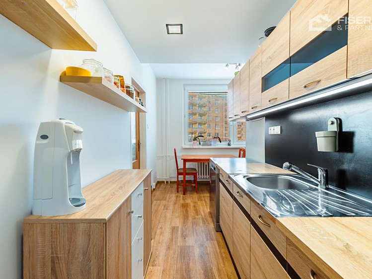 Prodej bytu 4+1 80 m² (Jednopodlažní) - foto 3