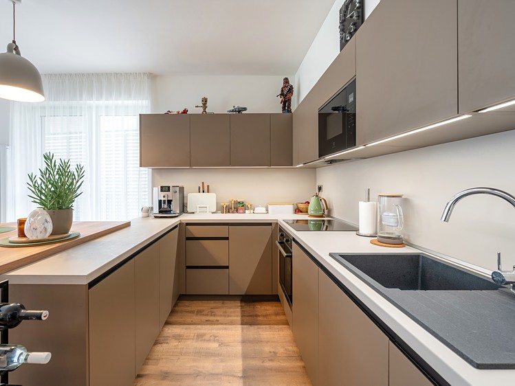 Prodej bytu 3+kk 77 m² (Jednopodlažní) - foto 1