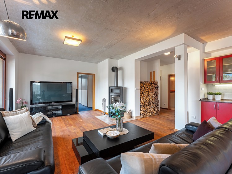 Prodej bytu 3+kk 106 m² (Jednopodlažní) - foto 2