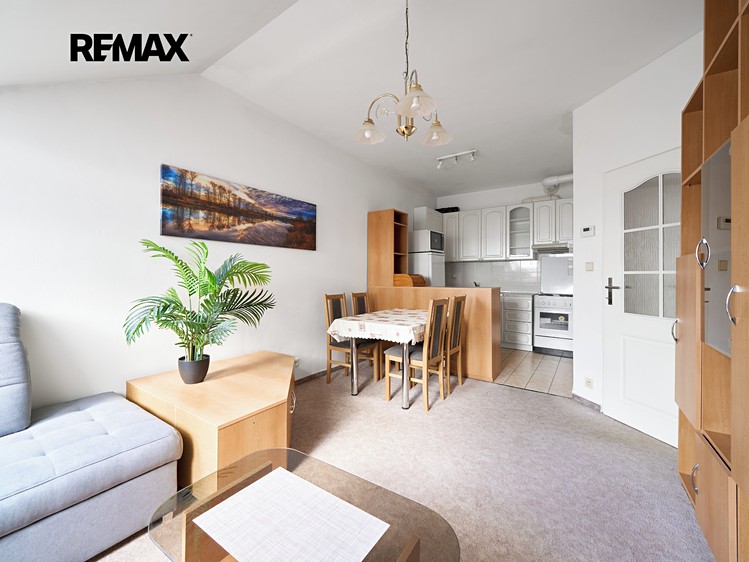 Prodej bytu 2+kk 51 m² (Podkrovní) - foto 3