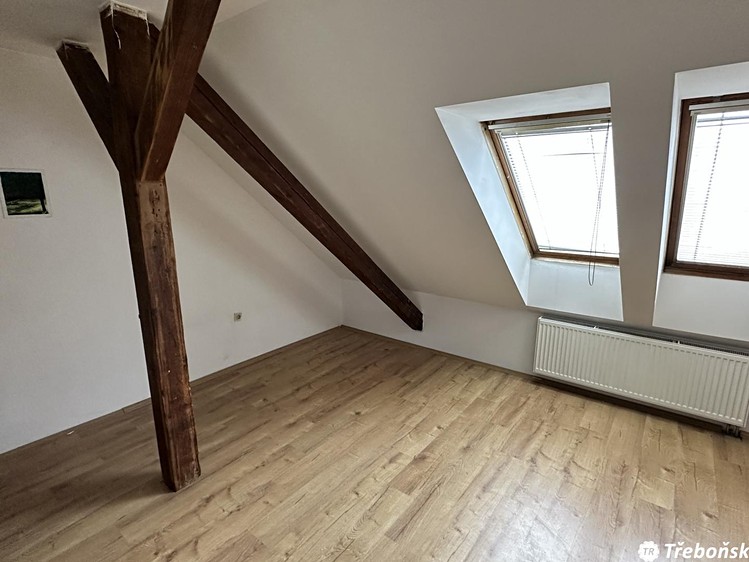 Prodej bytu 3+1 96 m² (Podkrovní) - foto 5