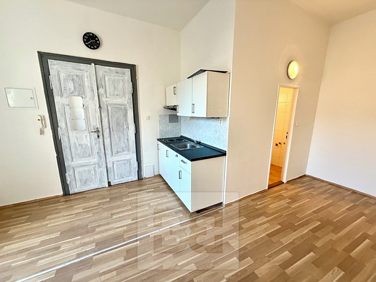 Prodej bytu 1+kk 24 m² - foto 2