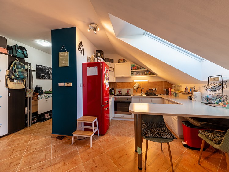 Prodej bytu 2+kk 56 m² (Podkrovní) - foto 5
