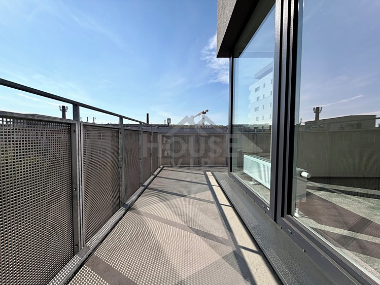 Prodej bytu 2+kk 56 m² (Jednopodlažní) - foto 2