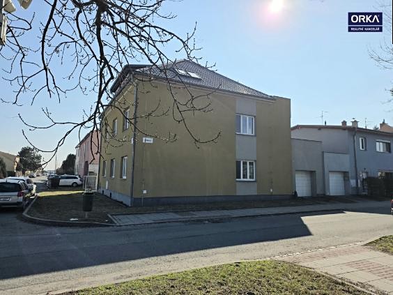 Prodej bytu 4+kk 100 m² (Podkrovní) - foto 1