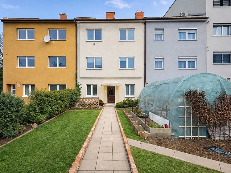 Prodej bytu 3+kk 65 m² (Podkrovní) - foto 5
