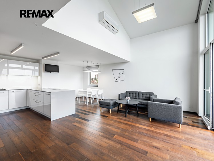 Prodej bytu atypické 182 m² (Mezonet) - foto 2
