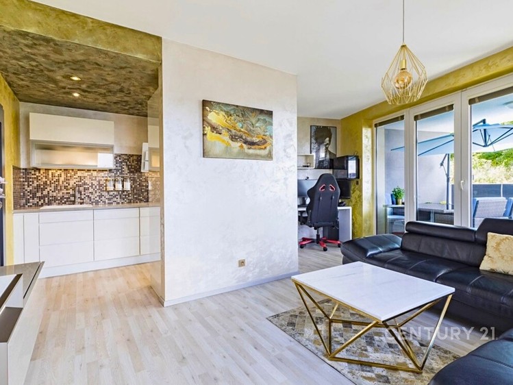 Prodej bytu 3+kk 81 m² - foto 1