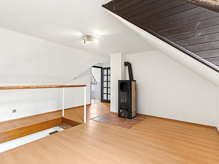 Prodej bytu 2+1 77 m² (Mezonet) - foto 1