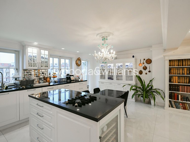 Prodej bytu 6 pokojů a více 240 m² - foto 5