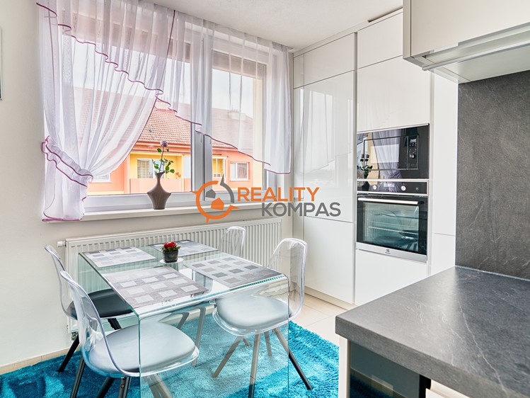 Prodej bytu 2+1 52 m² - foto 1