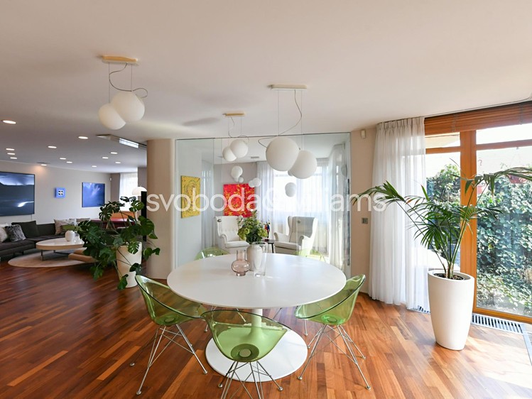 Prodej bytu 6 pokojů a více 224 m² - foto 3