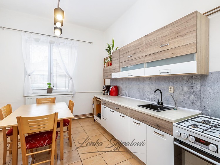 Prodej bytu 2+1 62 m² (Jednopodlažní) - foto 1