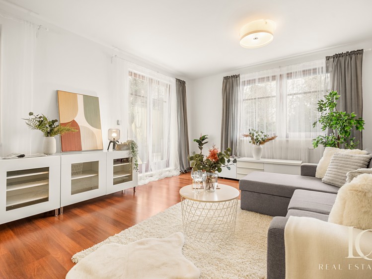 Prodej bytu 3+kk 71 m² (Jednopodlažní) - foto 2