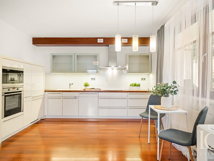 Prodej bytu 3+kk 71 m² (Jednopodlažní) - foto 7