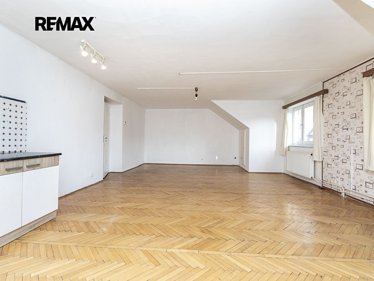 Prodej bytu 2+kk 71 m² (Podkrovní) - foto 7
