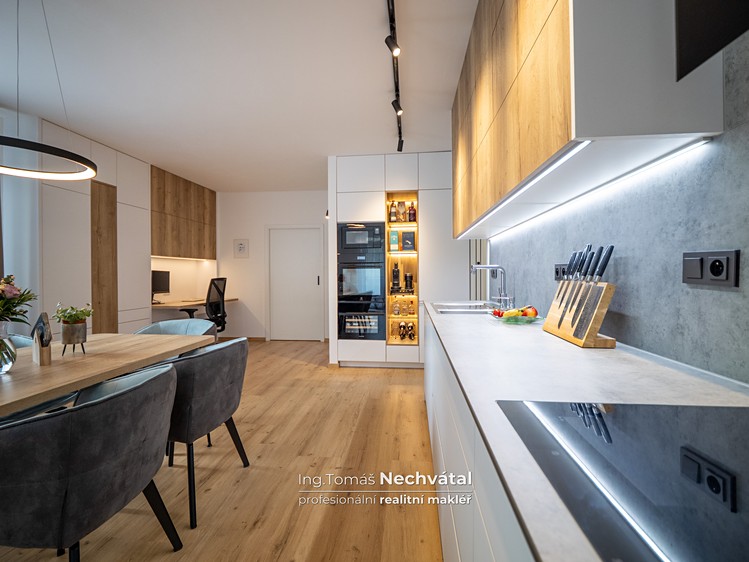Prodej bytu 3+kk 80 m² (Jednopodlažní) - foto 3