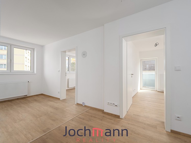 Prodej bytu 3+kk 64 m² (Podkrovní) - foto 1