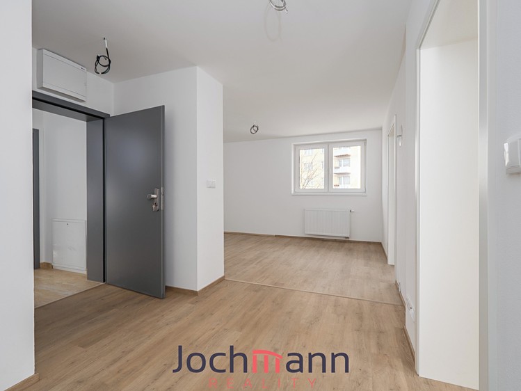 Prodej bytu 3+kk 64 m² (Podkrovní) - foto 3
