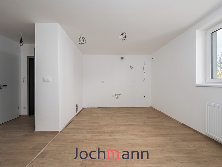 Prodej bytu 3+kk 64 m² (Podkrovní) - foto 2