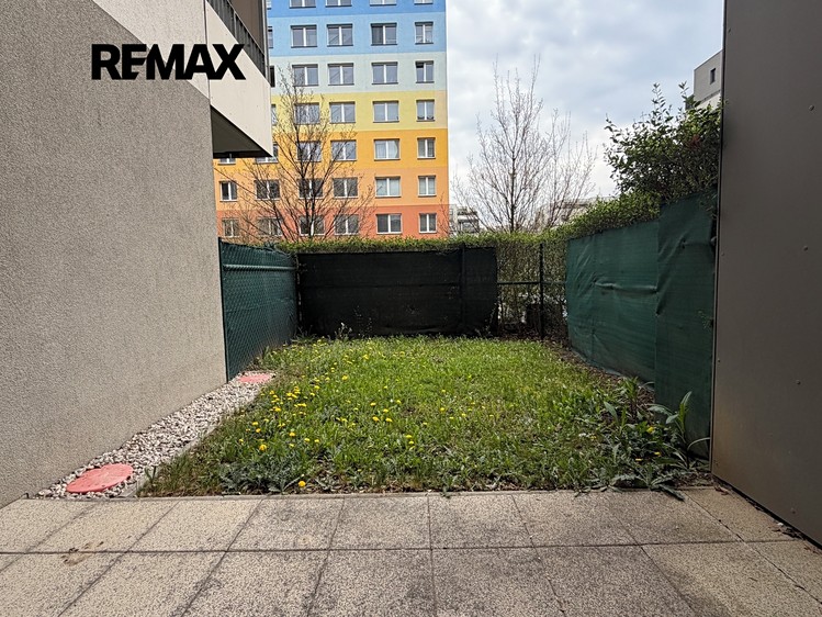 Prodej bytu 2+kk 72 m² (Jednopodlažní) - foto 8
