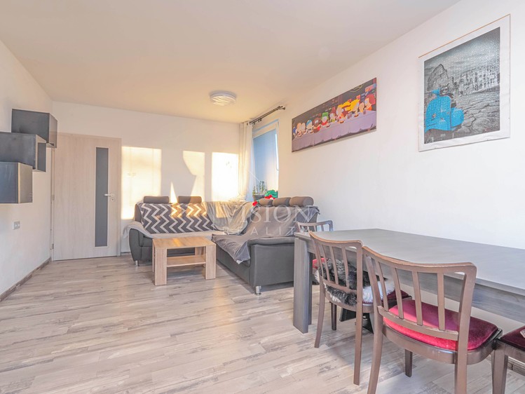 Prodej bytu 4+1 78 m² (Jednopodlažní) - foto 2