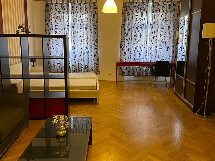 Prodej bytu 1+1 57 m² (Jednopodlažní) - foto 1