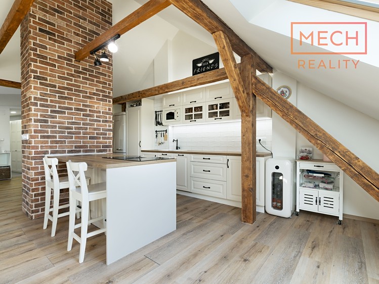 Prodej bytu 3+kk 124 m² (Podkrovní) - foto 3