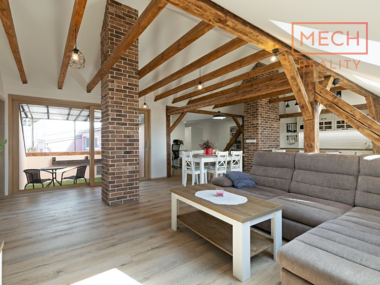 Prodej bytu 3+kk 124 m² (Podkrovní) - foto 5