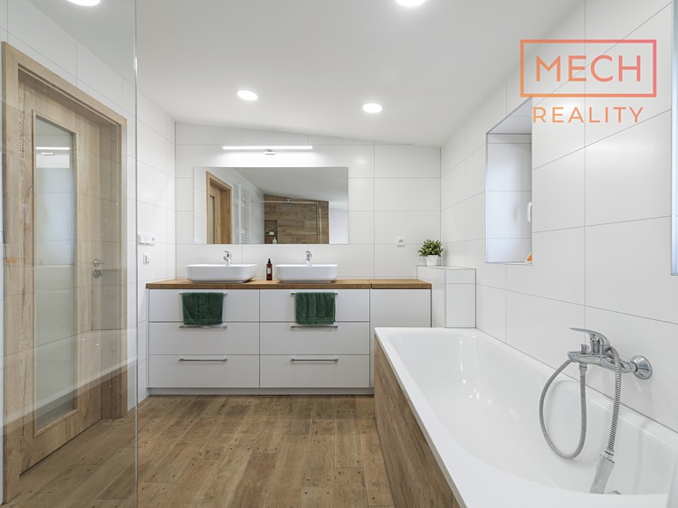 Prodej bytu 3+kk 124 m² (Podkrovní) - foto 7