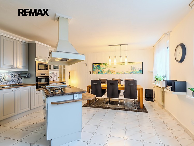 Prodej bytu 3+1 136 m² - foto 1