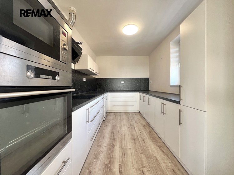 Prodej bytu atypické 200 m² - foto 4