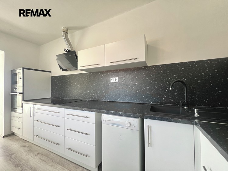 Prodej bytu atypické 200 m² - foto 5