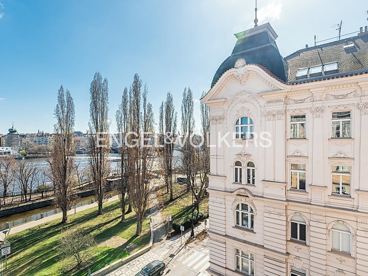 Prodej bytu 3+1 128 m² - foto 1