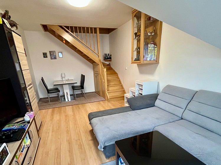 Prodej bytu 3+1 82 m² (Mezonet) - foto 3
