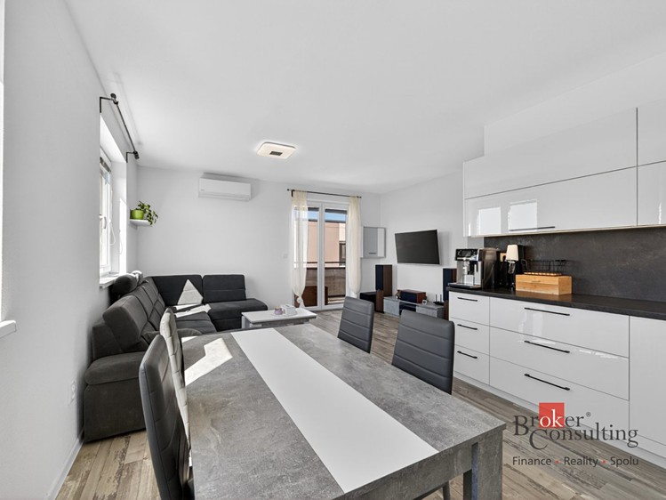 Prodej bytu 4+kk 80 m² - foto 4