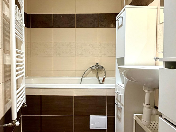Pronájem bytu 2+kk 53 m² - foto 4