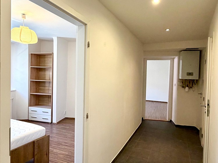 Pronájem bytu 2+kk 53 m² - foto 5