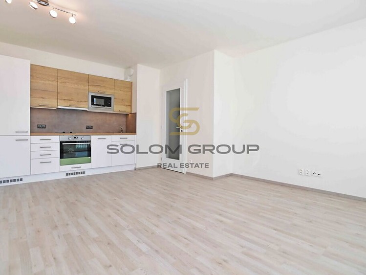 Pronájem bytu 2+kk 63 m² (Jednopodlažní) - foto 1