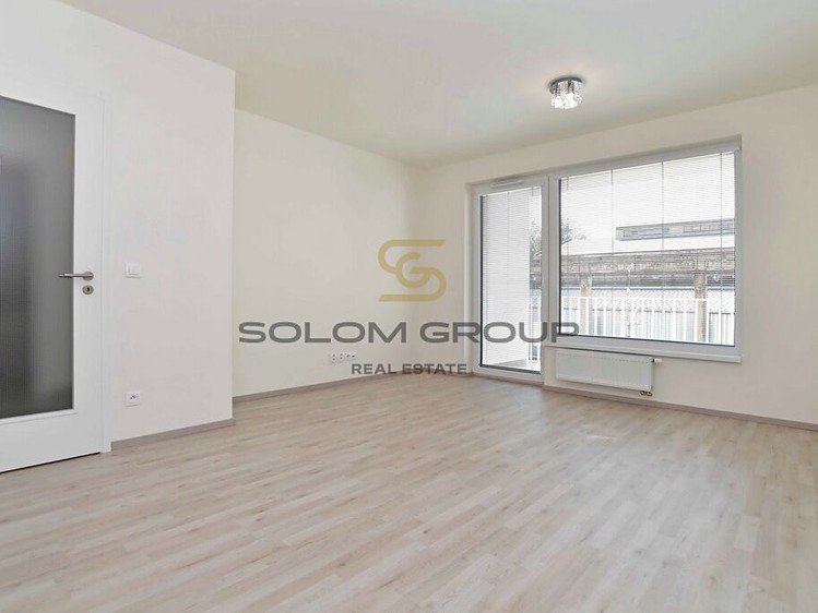 Pronájem bytu 2+kk 63 m² (Jednopodlažní) - foto 2