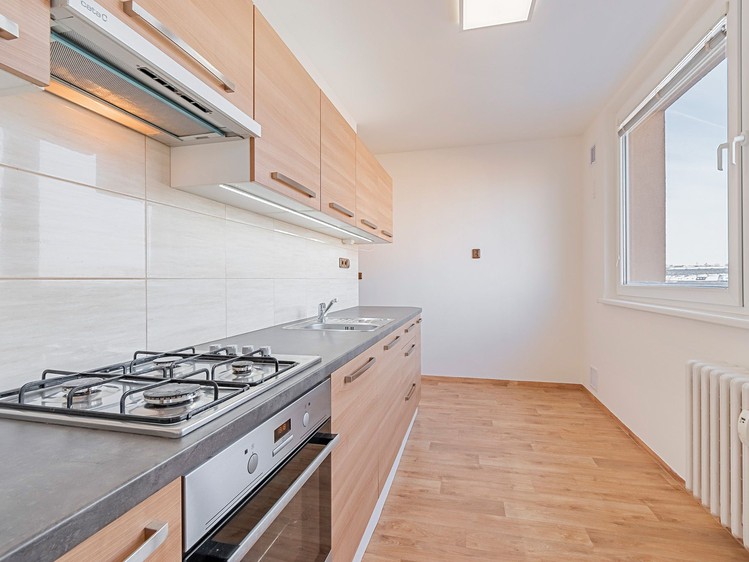 Pronájem bytu 3+1 74 m² - foto 2