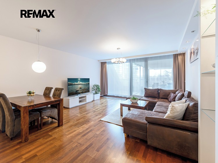 Pronájem bytu 3+kk 107 m² - foto 8