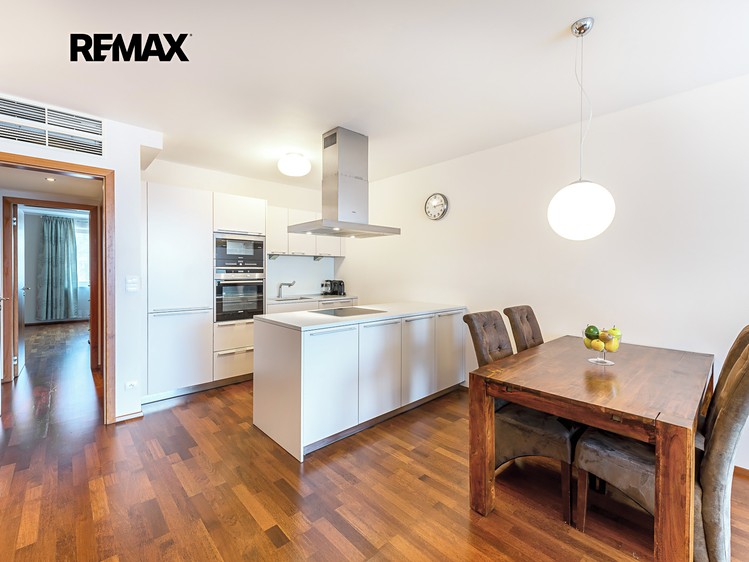 Pronájem bytu 3+kk 107 m² - foto 5