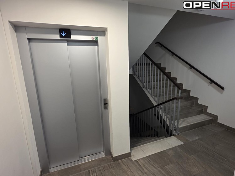 Pronájem bytu 2+kk 57 m² (Jednopodlažní) - foto 4