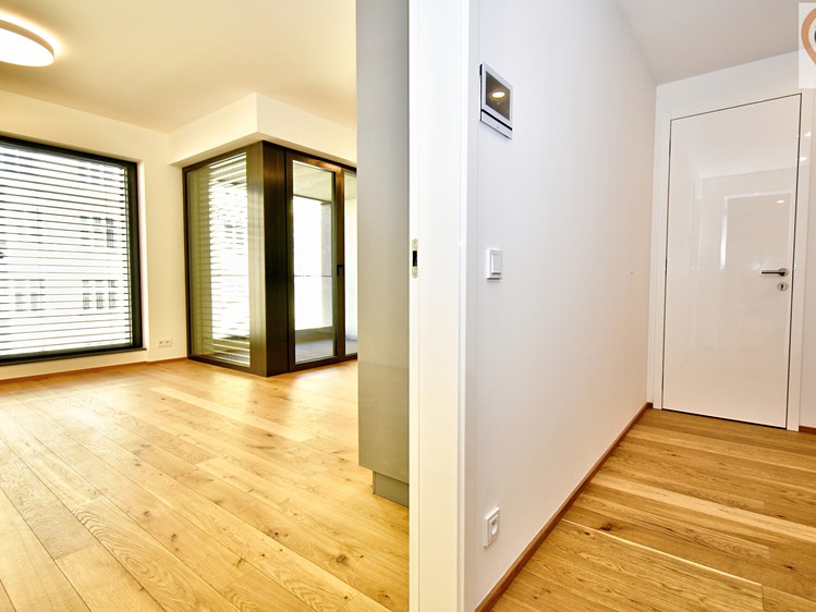Pronájem bytu 2+kk 57 m² (Jednopodlažní) - foto 3