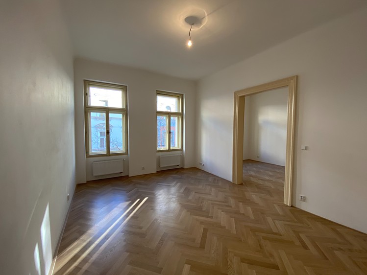 Pronájem bytu 2+1 63 m² - foto 3